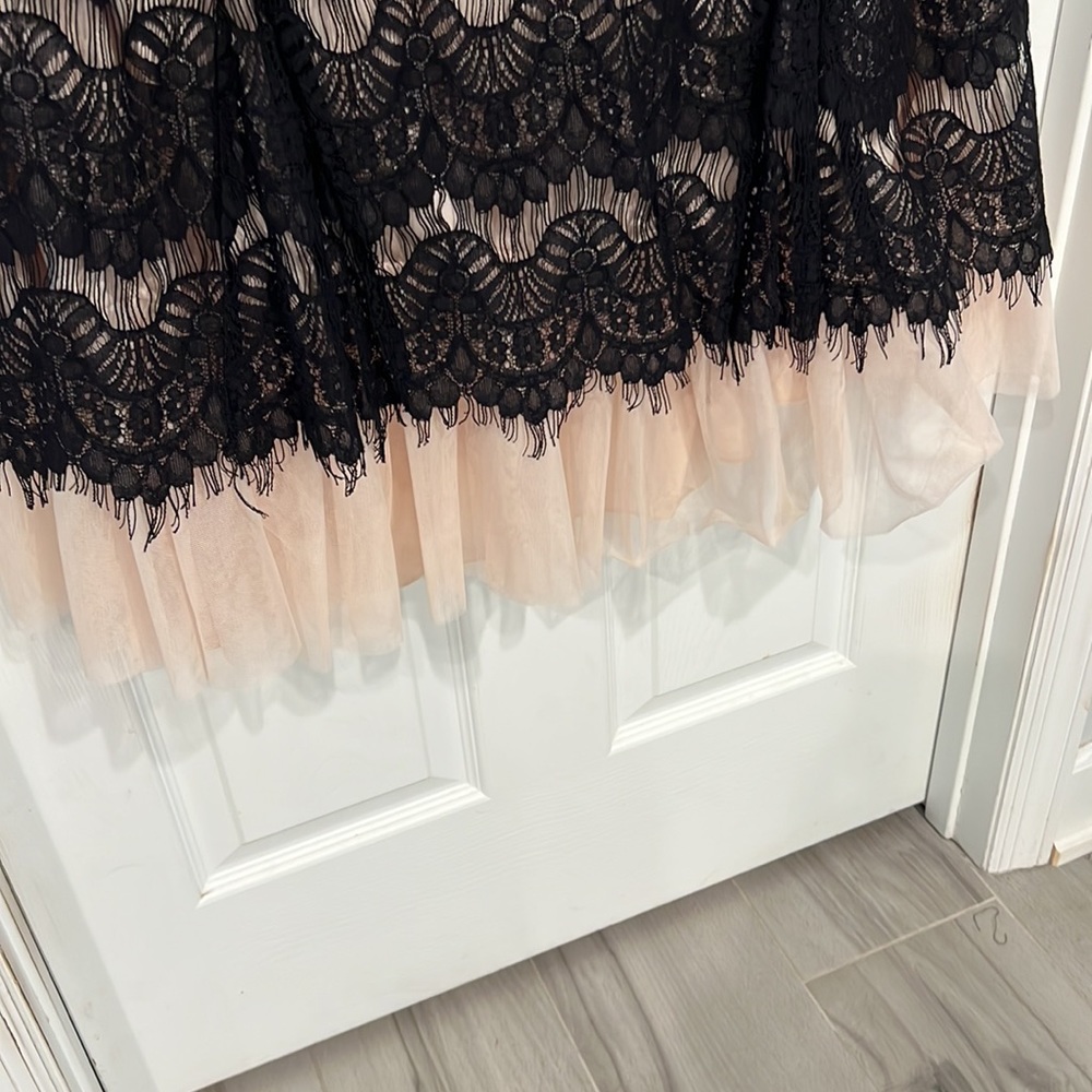 Dress Barn Tea Length Black Lace/Nude Formal Dress - Picture 3 of 6